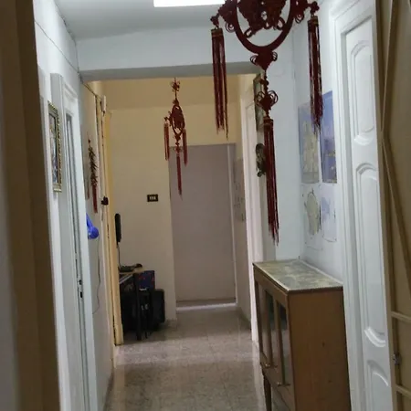 Basic 8 Bed Mixed Dorm