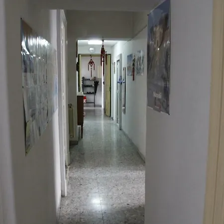 Casa de hóspedes Basic 8 Bed Mixed Dorm *