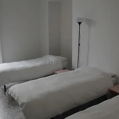 Basic 8 Bed Mixed Dorm ゲストハウス *